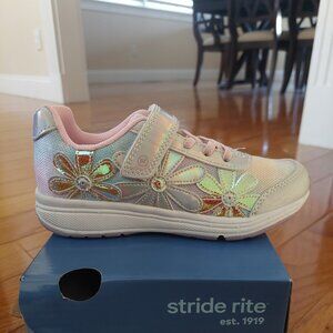 New Stride Rite Girls Ligt Up Glimmer Sneaker - Size 13.5